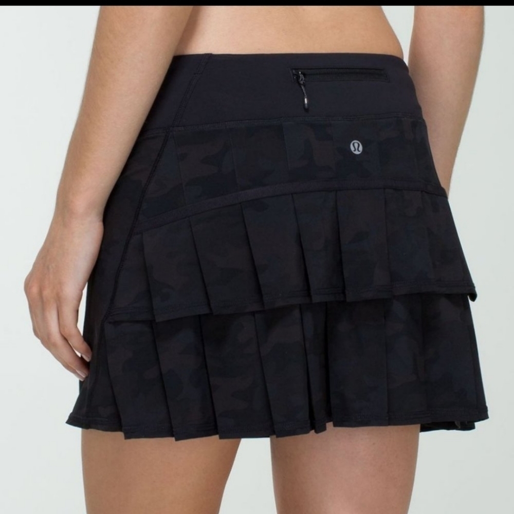 Rare Lululemon Pace Setter Savasana Black Camo Skort sz 10